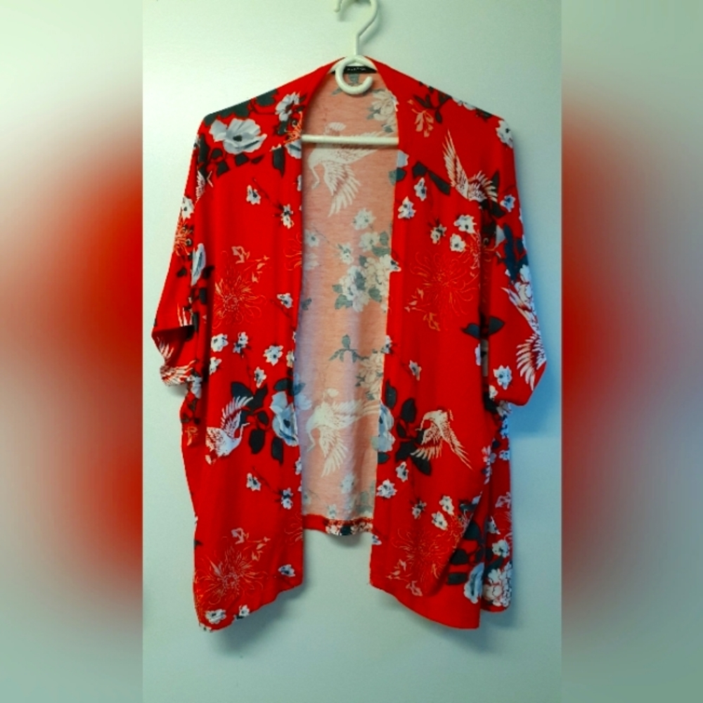 Bright red flowered kimono-style wrap. Trovare brand - size small/medium